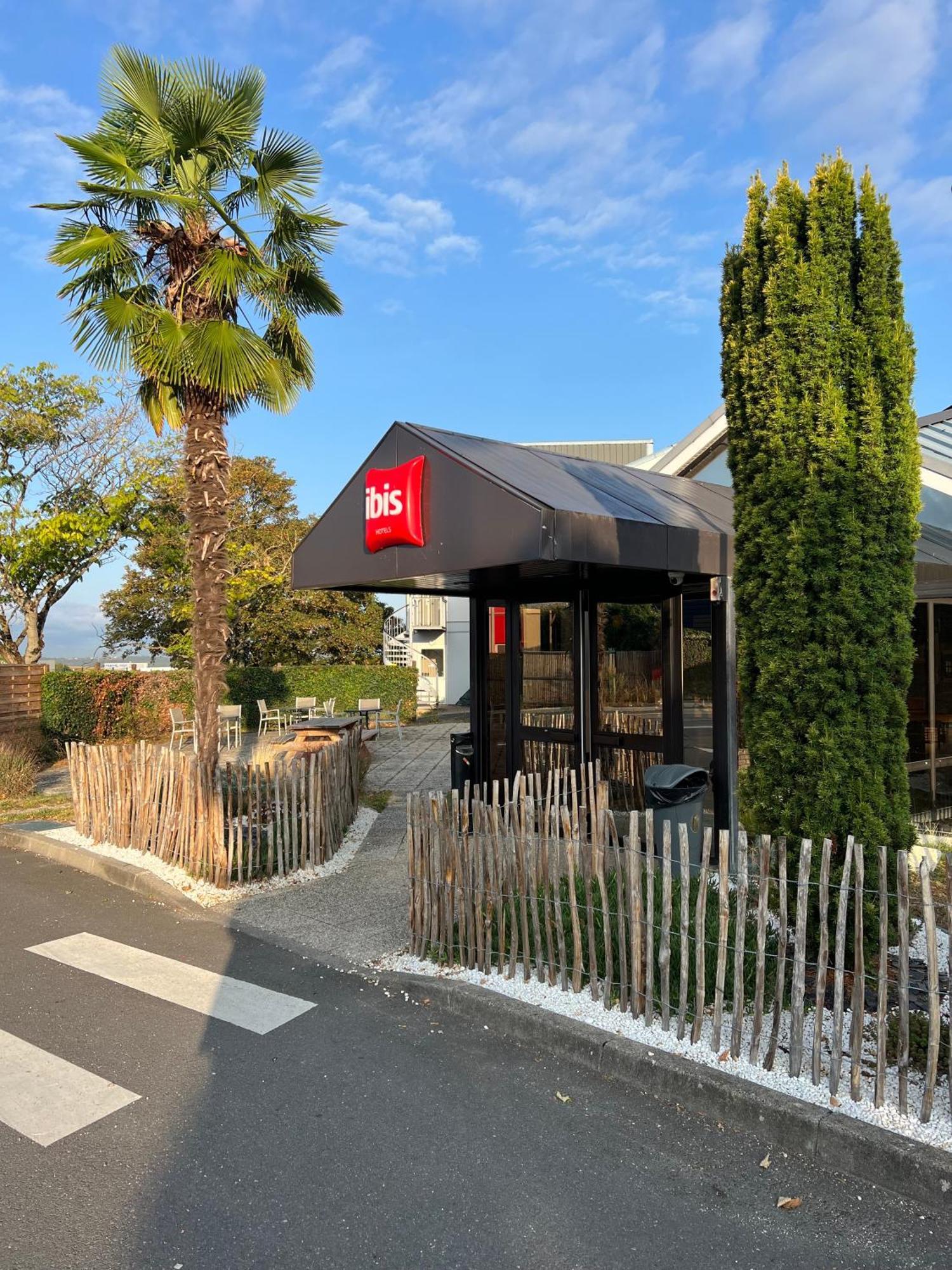 Отель Ibis Angouleme Nord Champniers  Экстерьер фото