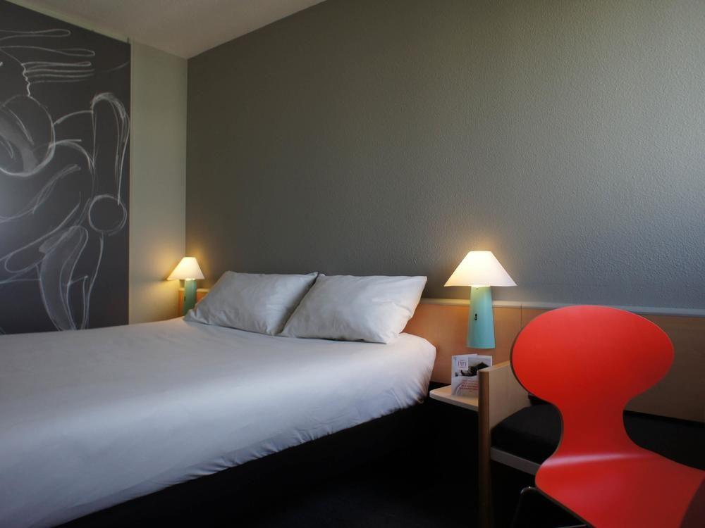 Отель Ibis Angouleme Nord Champniers  Экстерьер фото