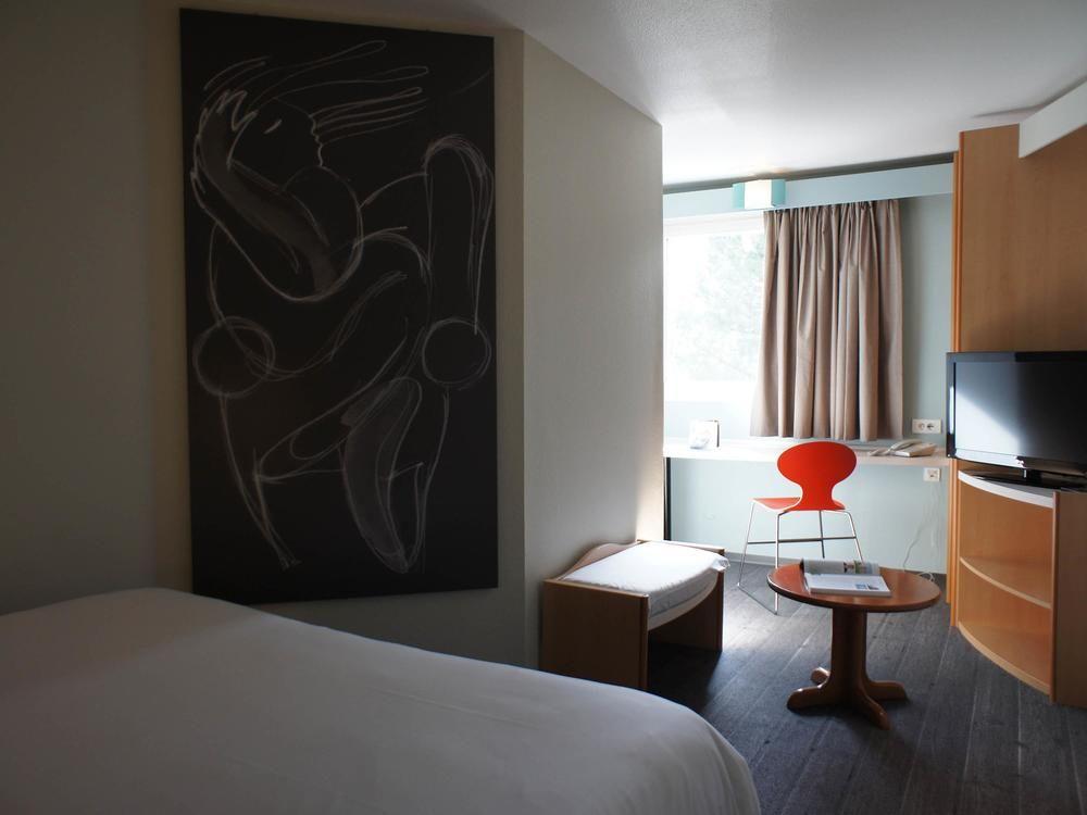 Отель Ibis Angouleme Nord Champniers  Экстерьер фото